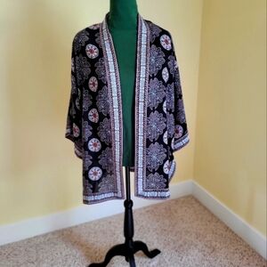 NWOT Women's Ruana/Wrap by Max Studio. Never worn. Beautiful colors